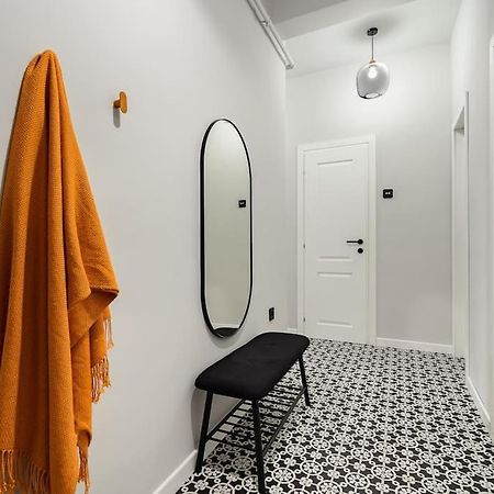 Old City Apartment - Self Check-In Bukares Bagian luar foto