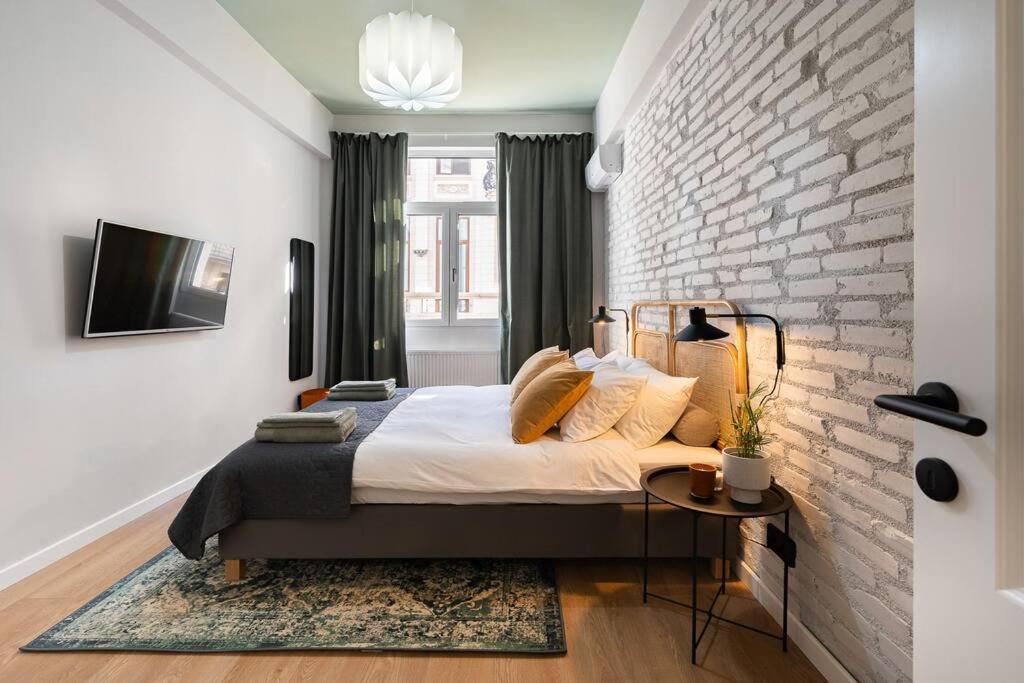 Old City Apartment - Self Check-In Bukares Bagian luar foto