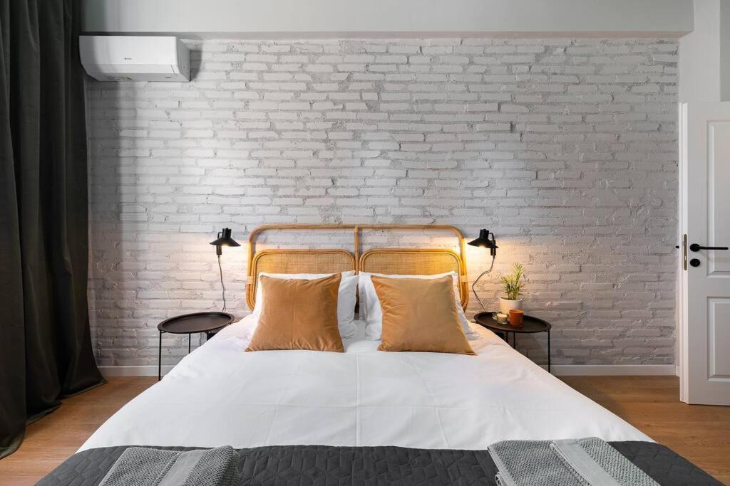 Old City Apartment - Self Check-In Bukares Bagian luar foto